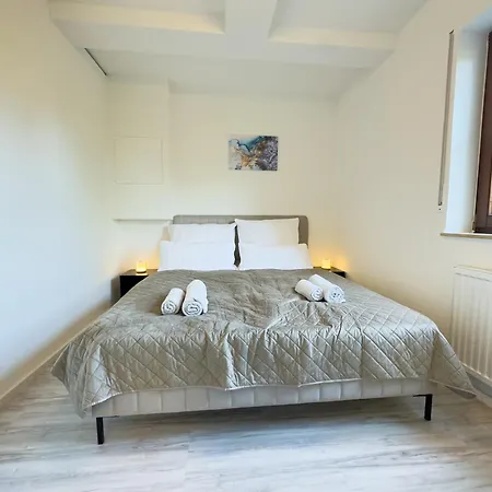 Hochwertiges Ferienappartement, Zwischen Bodensee & Rheinfall Апартаменты *